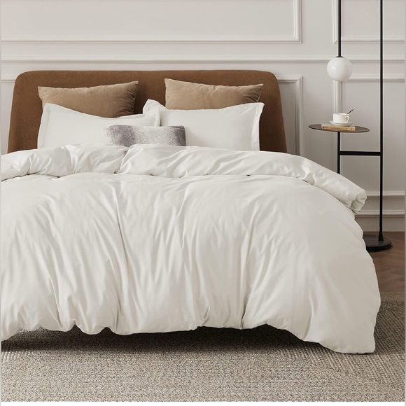 Luxurious White Bedding Set (054) - Picture 1 of 4